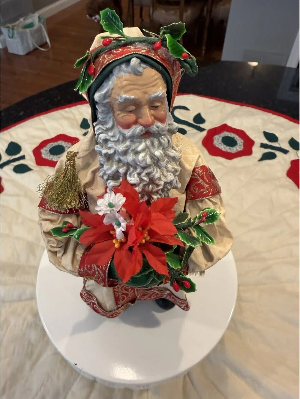 Vtg 1992 Possible Dreams Clothique Santa W/Poinsettas 10.5” Tall